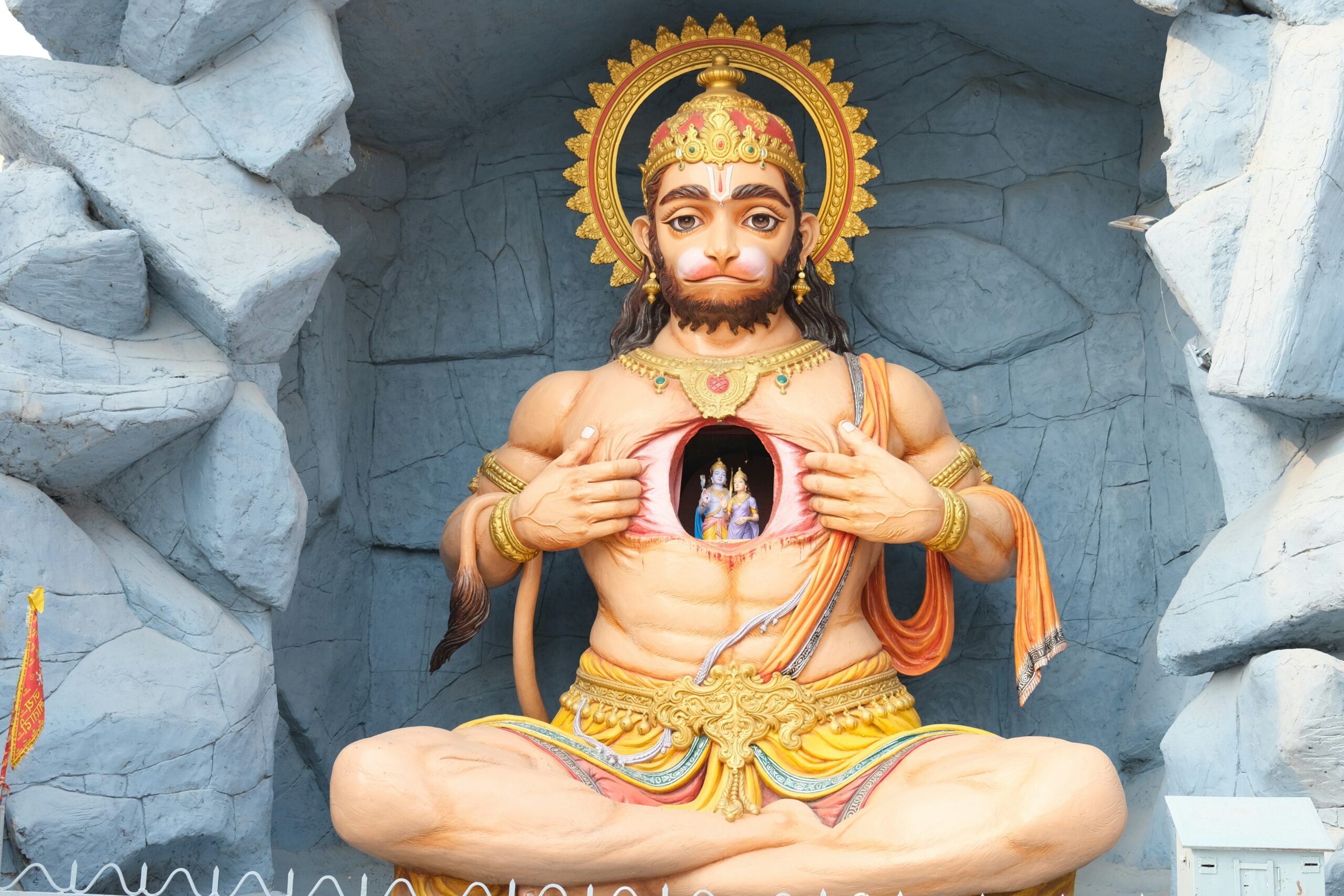 Shri Hanuman: एक दिव्य जीवन की गाथा